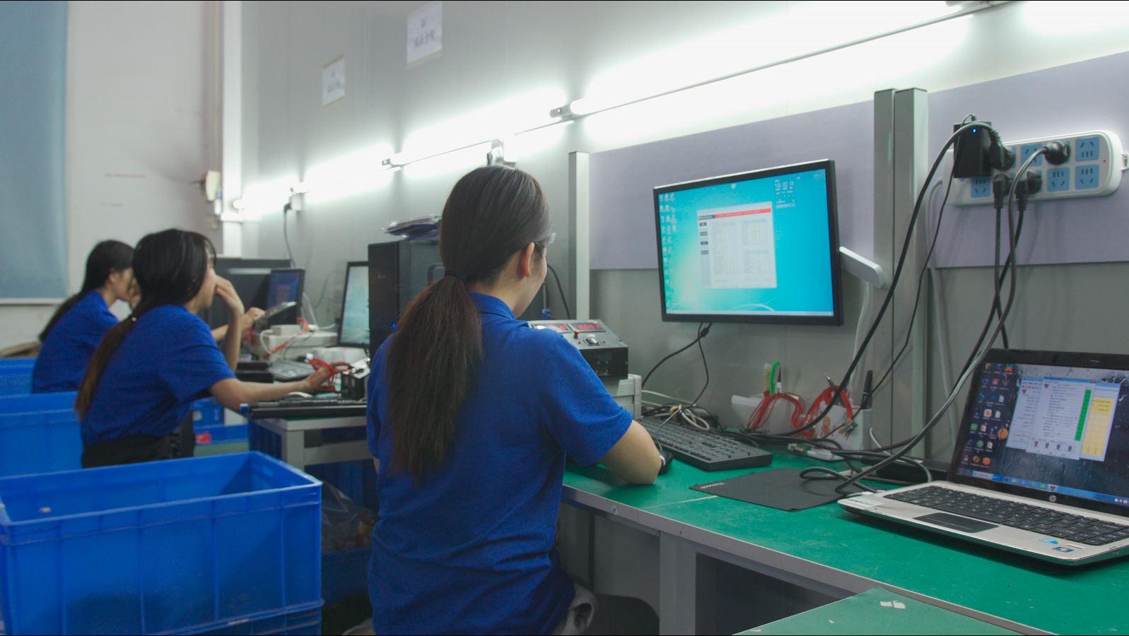 Battery testing station